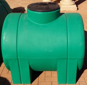 Makoro 800L Horizontal Tank